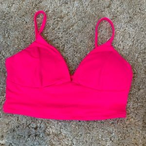 Very cropped pink top